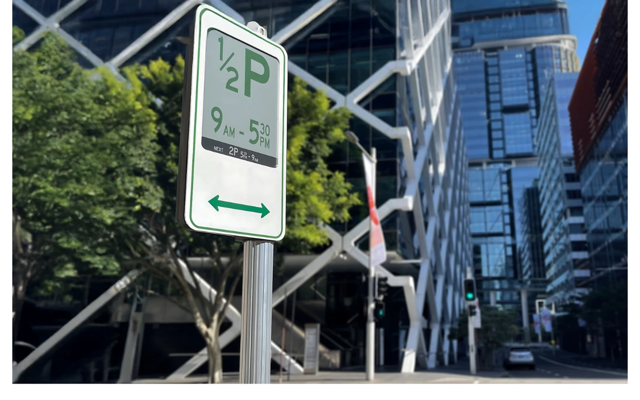 http://Digital%20Parking%20Signage